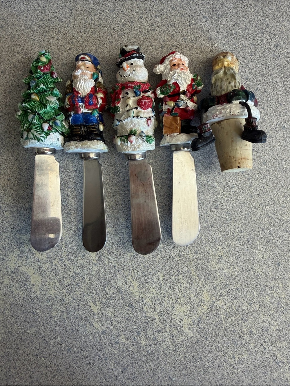 Boston Warehouse Vintage Christmas Spreaders and Bottle Stopper